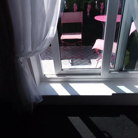 Bed And Breakfast Double Room Chester City Centre, Free Parking ภายนอก รูปภาพ